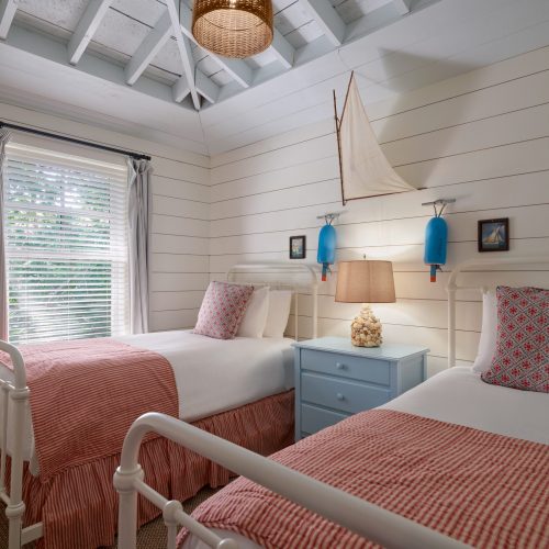 web_highres_salt_twobedrm_twinbedrm_92213